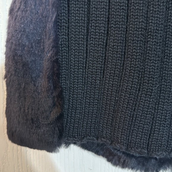 Jocelyn reversible fur vest/jacket - Picture 3 of 7